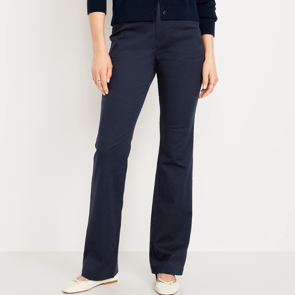 NWT- Old Navy - 18P. Uniform Bootcut Pant
